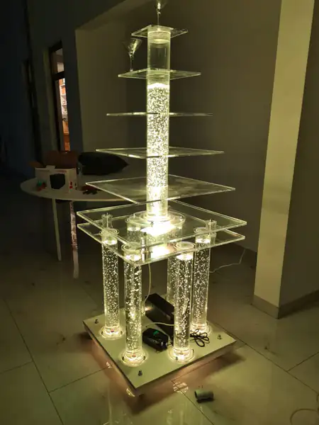 Četvrtasta šampanjac fontana - bočni prikaz