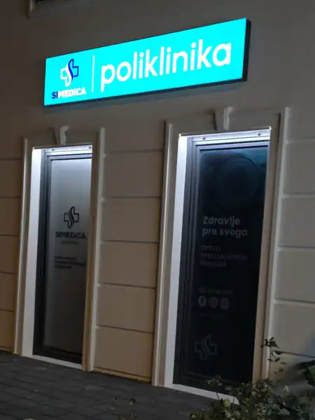 Jednostrani light box noću