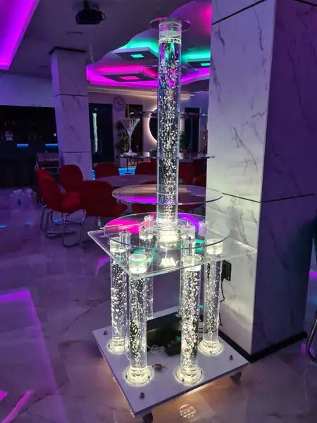 Okrugla šampanjac fontana - detalj